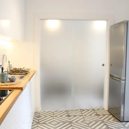 Blue Twenty Two - / Oporto 아파트