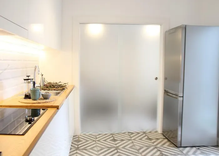 Blue Twenty Two - / Oporto Daire